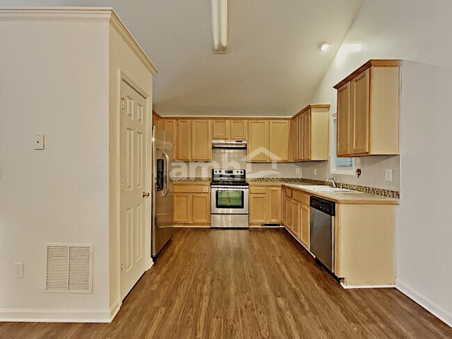 Building Photo - 5950 Hickory Springs Dr