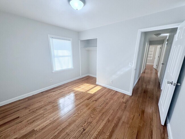 Building Photo - 213 Morris St