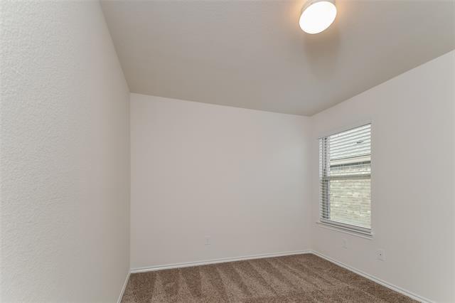 Building Photo - 824 English Dr