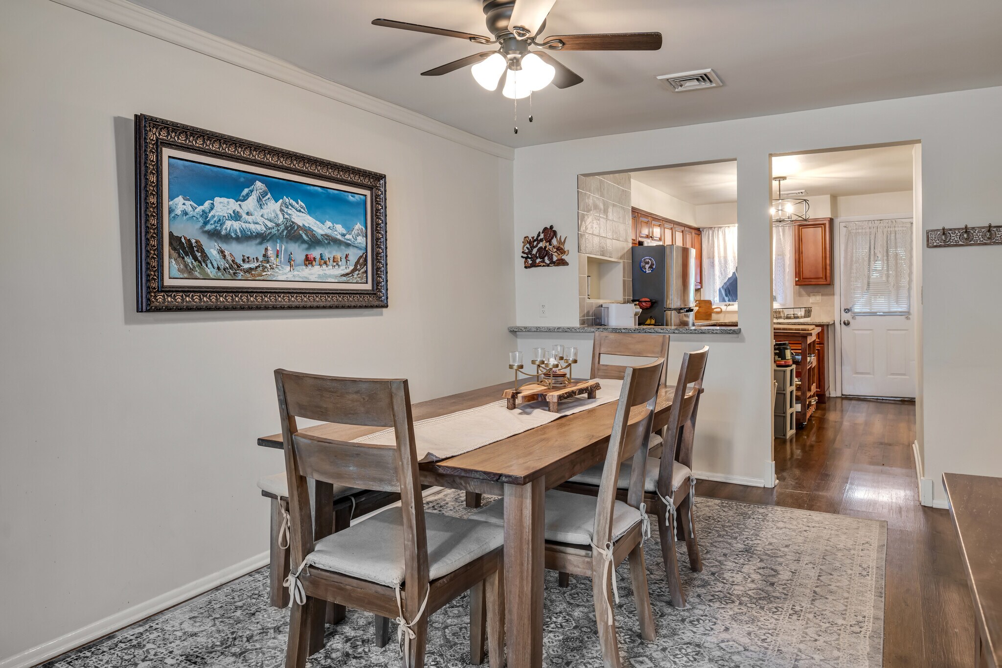 DR w/pass thru to Kit - 281 Bloomfield Ave