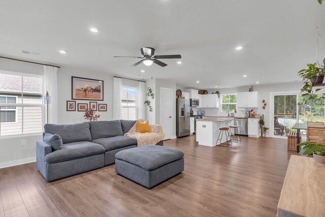 Building Photo - 922 Daylily Cir