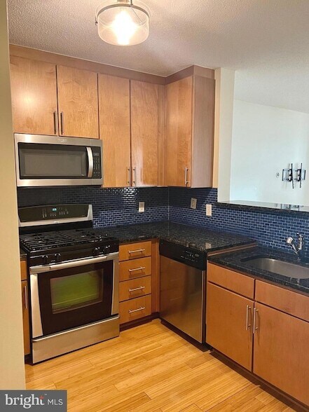 Building Photo - 915 E Street NW Unit 613
