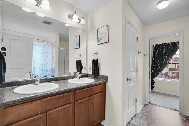 Building Photo - Like New Home for Rent in Hinesville!