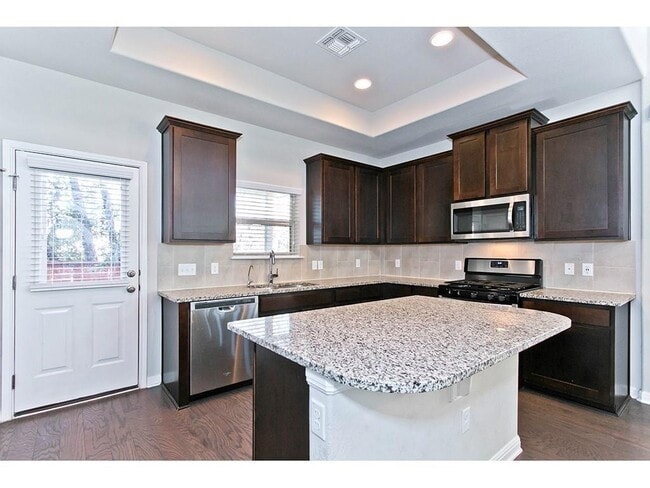 Building Photo - 9802 Tanglemede St