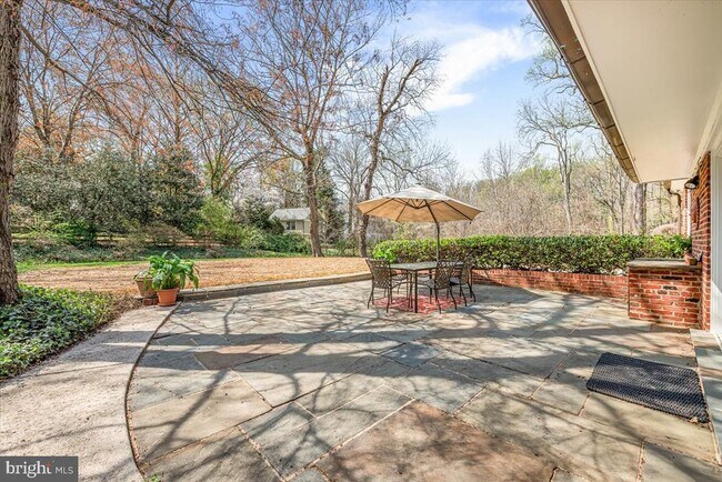 Building Photo - 4838 Drummond Ave