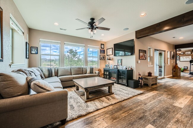 Building Photo - Luxury Living with Front Range Views, Hot ...