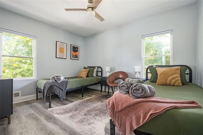 Building Photo - 1778 Flintwood Dr SE