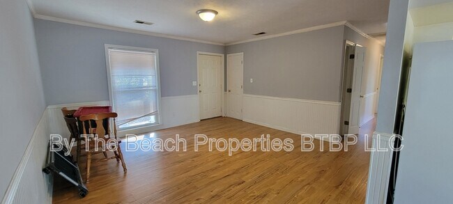 Building Photo - 1702 Wandering Way