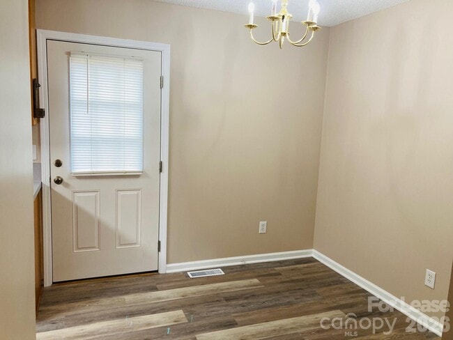 Building Photo - 6383 Kidville Rd