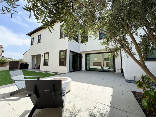 Building Photo - Solterra at Pacific Highlands Exceptional Residence & Schools