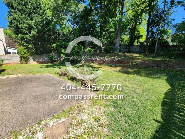 Building Photo - 2277 Wickingham Dr NE