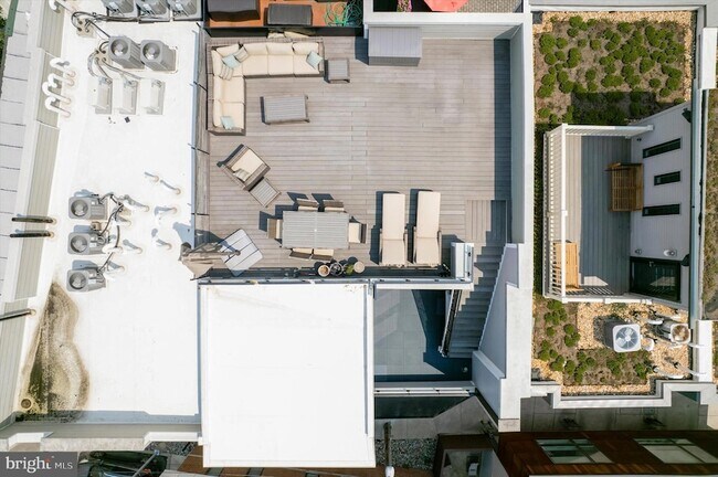 Building Photo - 620 N 3rd St