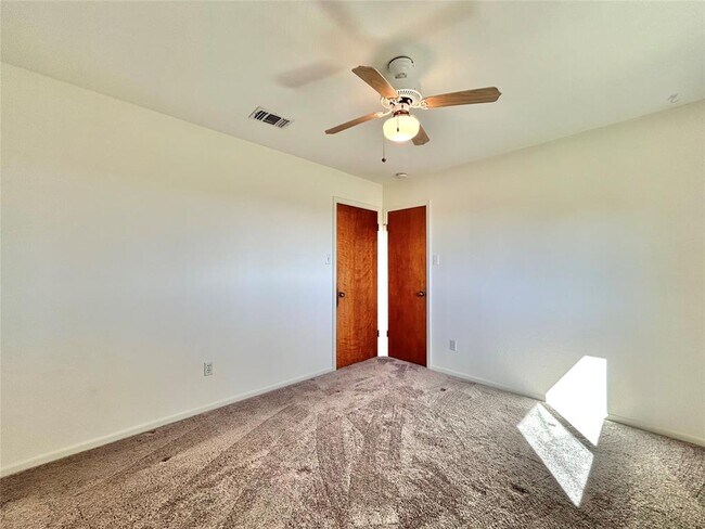 Building Photo - 11205 Terrace Bluff Dr