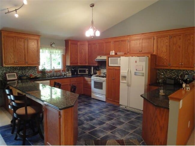 Building Photo - 18525 County Rd 24