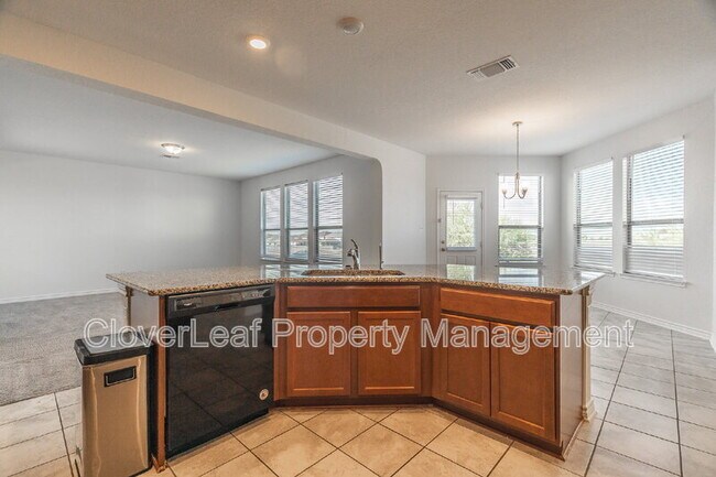 Building Photo - 308 Rustic Springs