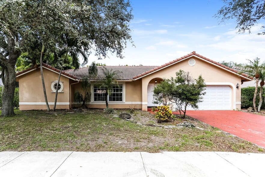 Primary Photo - 4557 NW 51st St