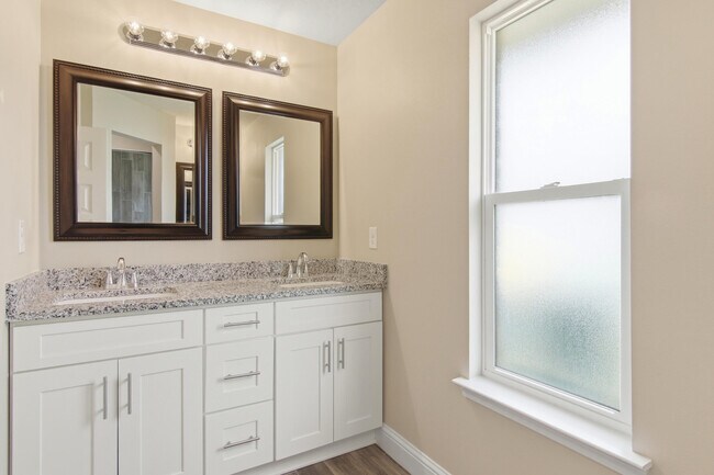 Building Photo - 2892 Chancery Ln