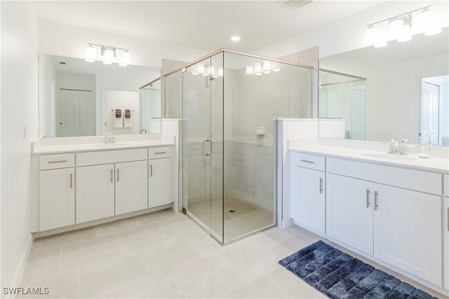 Building Photo - 5740 Oakmont Ct