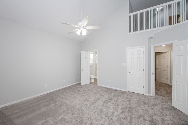 Building Photo - 2 Bedroom 2.5 Bathrooms in South Chesapeake