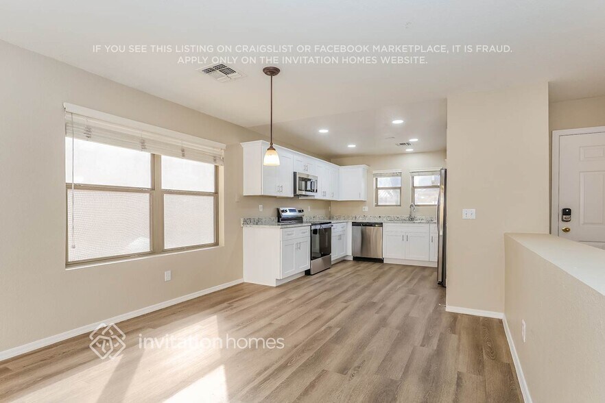 Building Photo - 9537 W Monte Vista Rd