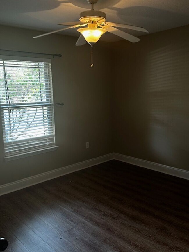 Building Photo - Milton Home For Rent