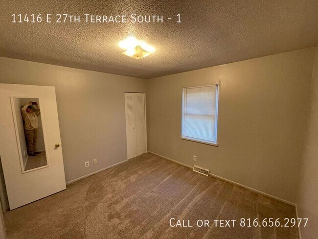 Building Photo - 11416 E 27th Terrace S