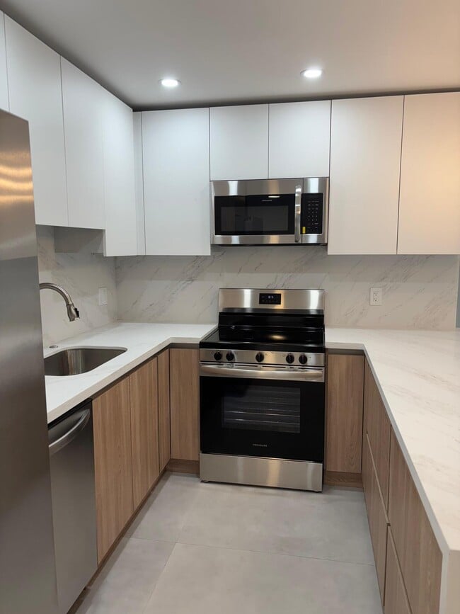 Building Photo - 790 Sarazen Dr