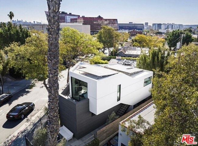 Building Photo - 855 Hilldale Ave