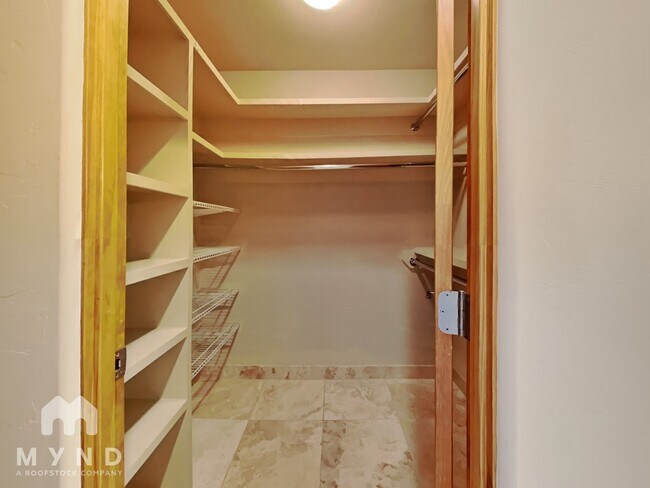 Building Photo - 5727 N PSO Ventoso