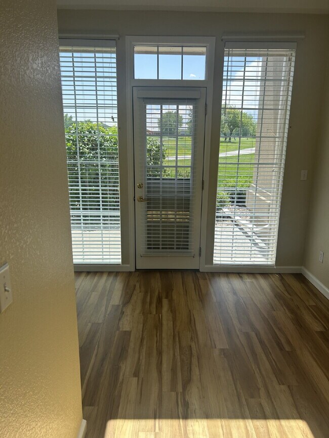 Building Photo - "Chic & Spacious 2-Bed, 2-Bath Condo with ...