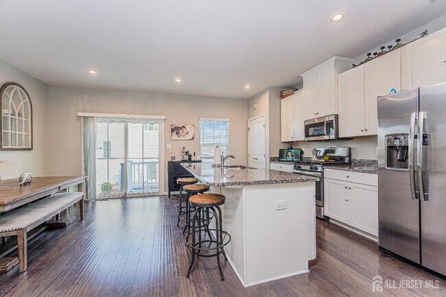Building Photo - 606 Bayside Ct