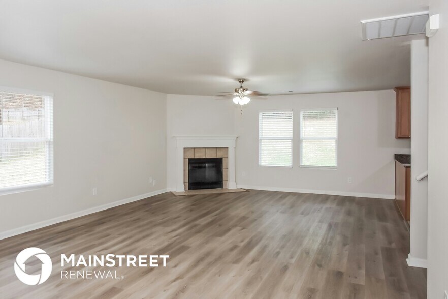 Building Photo - 174 Ranier St