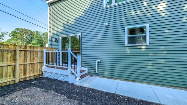 Building Photo - 700 E Brook Ln