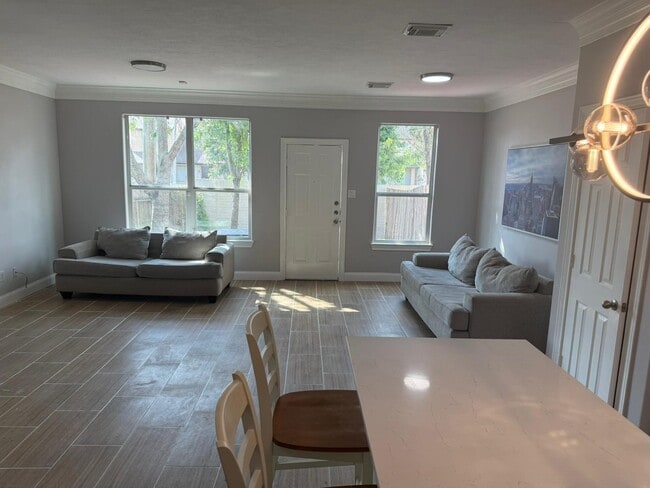 Building Photo - 10366 Panther Point Dr