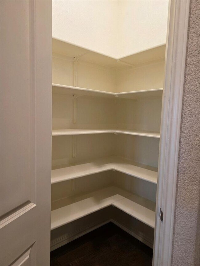 Building Photo - 129 Belford St