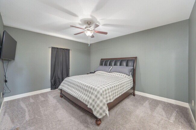 Building Photo - 406 Arbor Lake Dr