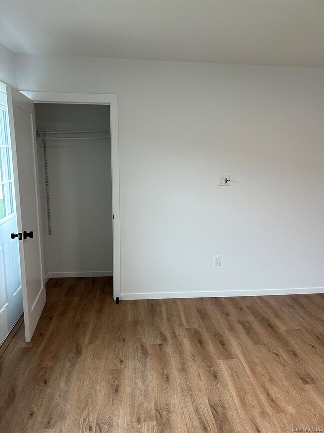 Building Photo - 325 Montauk Hwy