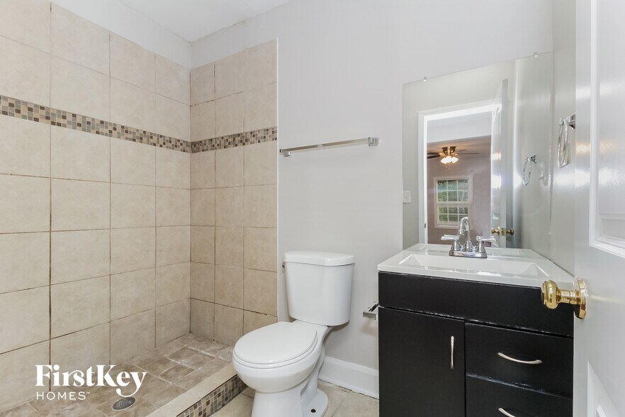 Building Photo - 476 Rigby St NE