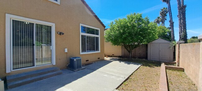 Building Photo - 320 Stamper Cir