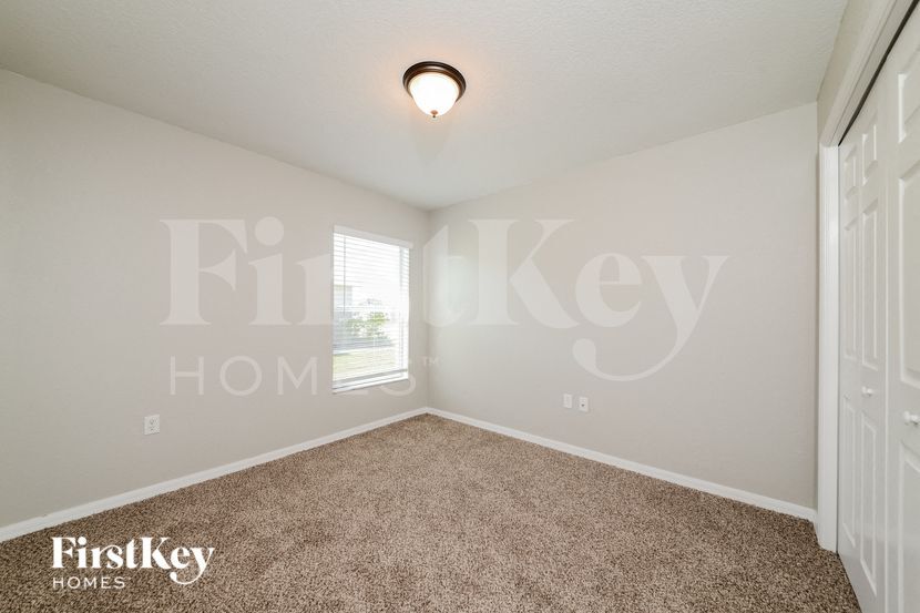 Building Photo - 2318 11th Ave E