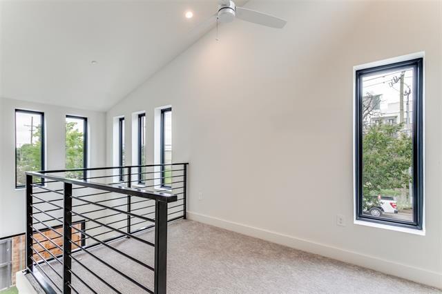 Building Photo - 1312 N Prairie Ave