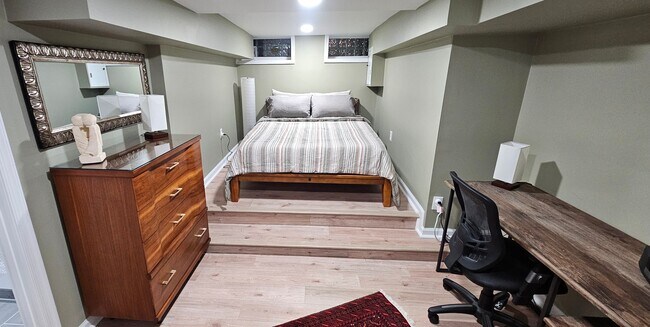 Building Photo - 4633 Kernwood Ave