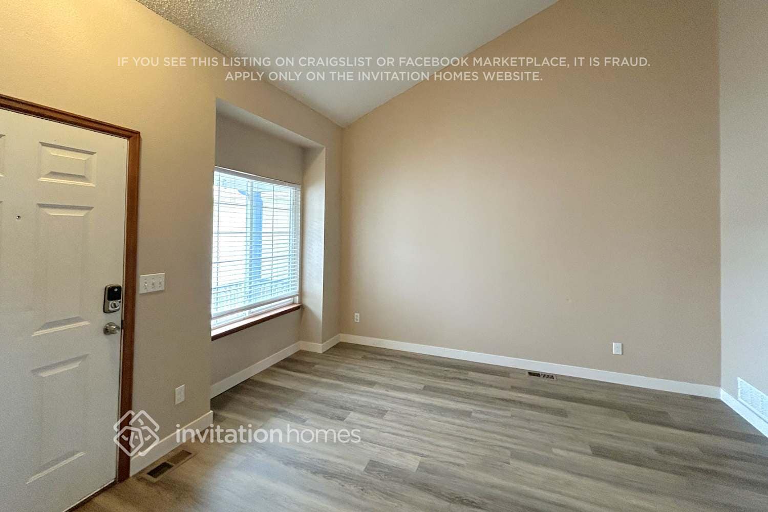 Building Photo - 10051 Shoshone Way
