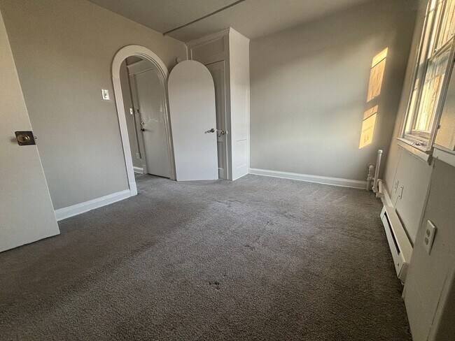Building Photo - 7274 Radbourne Rd
