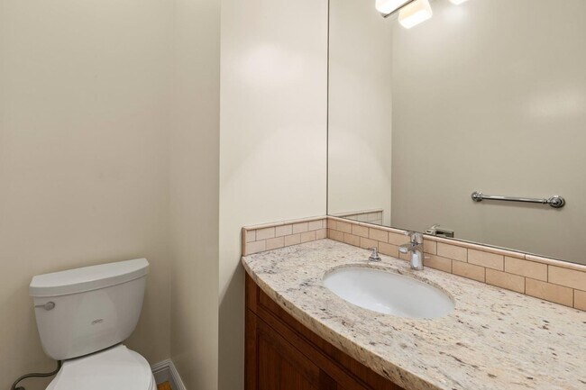 Building Photo - 27696 Vogue Ct