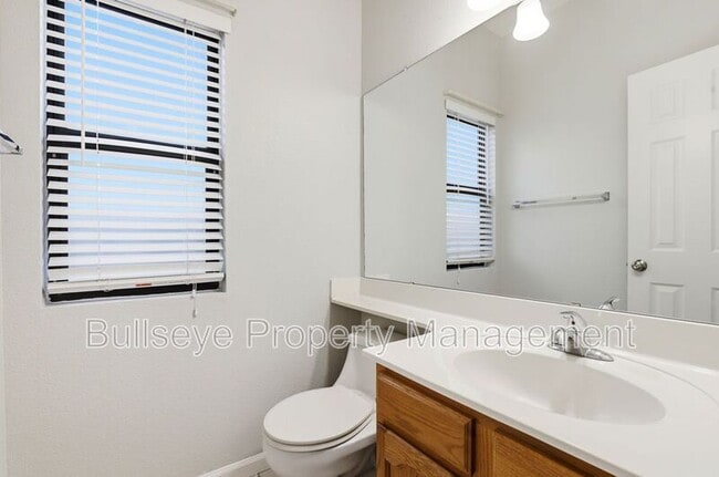 Building Photo - 4566 W Shannon St