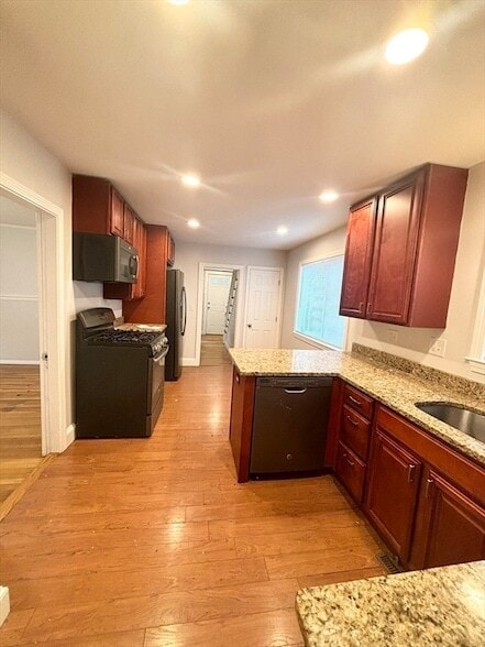 Building Photo - 11 Byron St