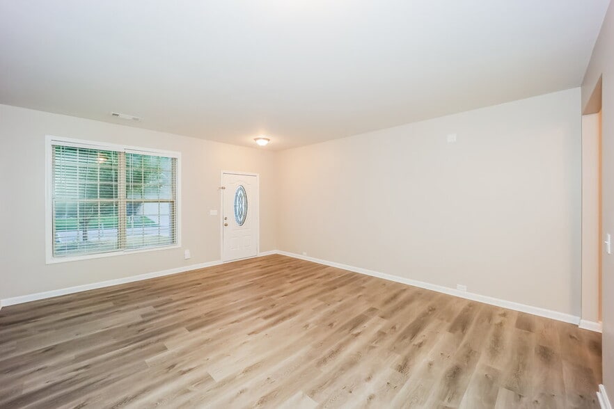 Building Photo - 4495 Favored Way