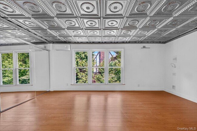 Building Photo - 1155 Webster Ave