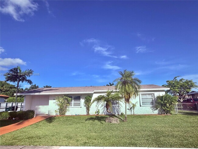 Building Photo - 2671 SW 118th Ct